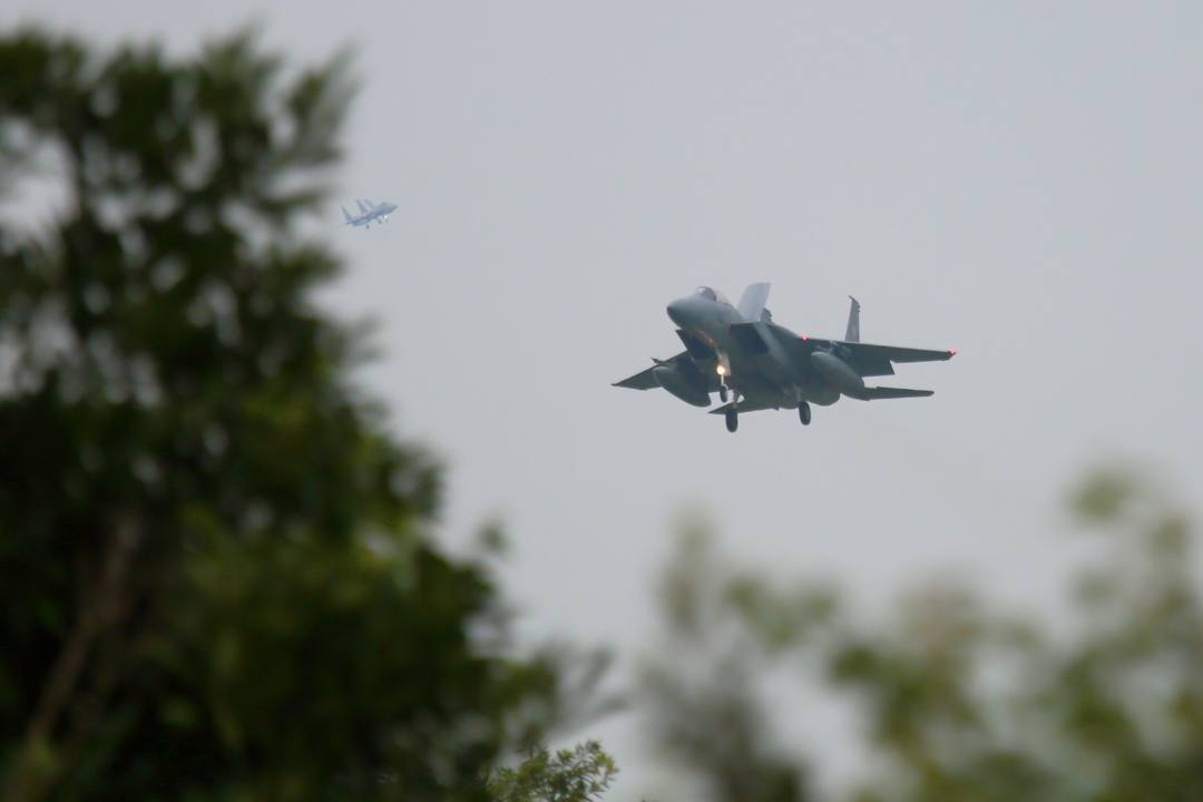 夕焼け戦闘機_e0403850_19195339.jpg