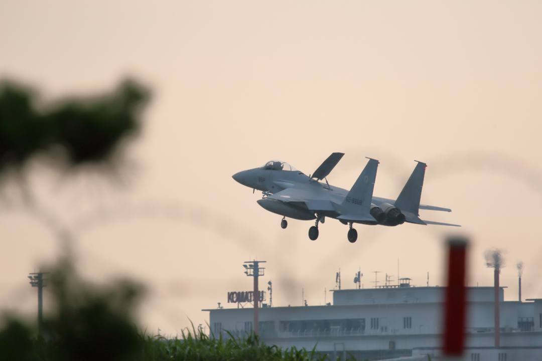 夕焼け戦闘機_e0403850_19210023.jpg
