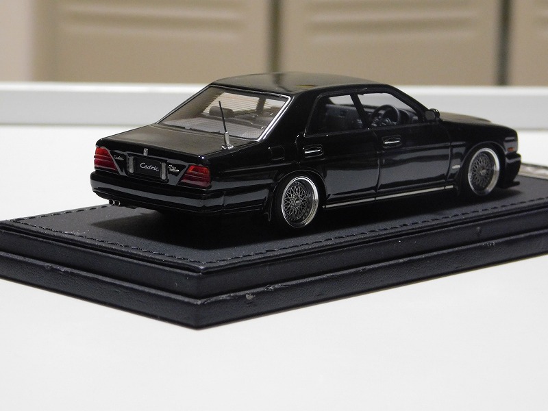 在籍車】ignition model 1/43 ニッサン Y32 セドリック