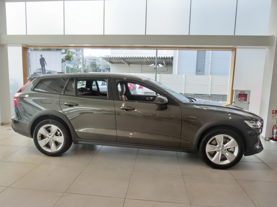 Volvo V60 Cross Country T5 Awd の試乗 某の雑記帳