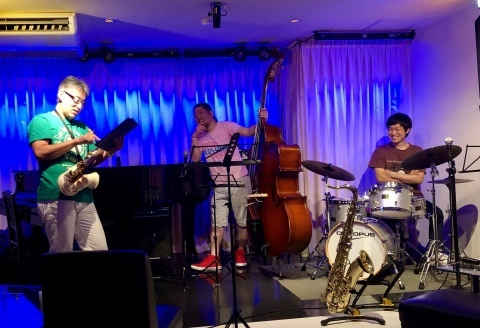 ジャズライブカミンJazzlive Comin広島 お盆の営業_b0115606_10372106.jpeg