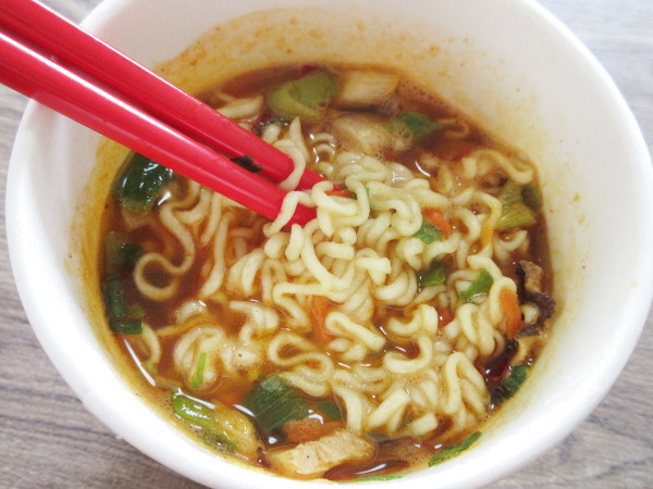 【農心(NONGSHIM)】辛ラーメン カップ_c0152767_09042735.jpg