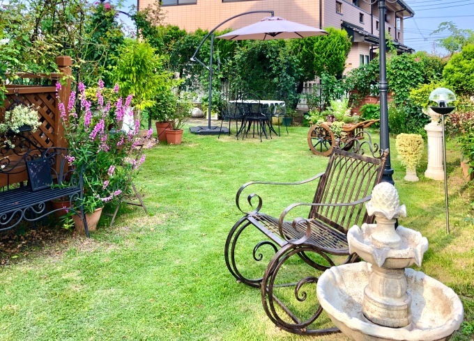 グリーンに咲かないグリーンジュエル(T . T)と炎天下の芝刈り♫_a0396654_20525061.jpeg