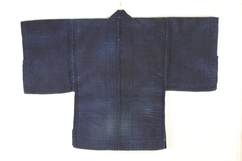 古布　木綿　濃い藍染め　希少な秋田絞りの未使用刺し子 古布 木綿 藍染め 横手絞り Japanese Antique Textile cotton
