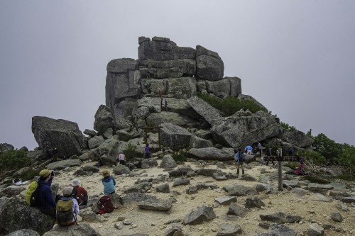 奥秩父の盟主 リベンジに向かうも倍返しにあうwの巻 年8月 金峰山 殿様な山歩き 奥秩父の盟主 リベンジに向かうも倍返しにあうwの巻 年8月 金峰山 殿様な山歩き