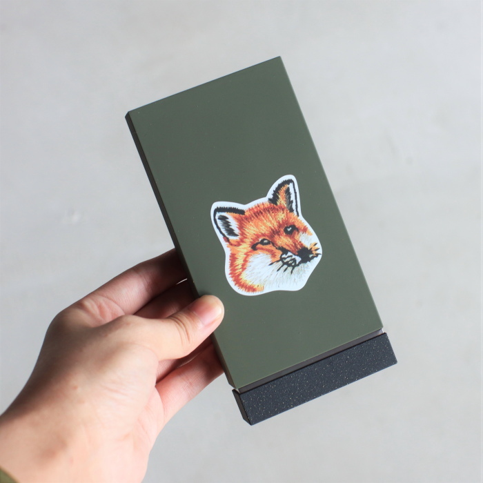 MAISON KITSUNEの秋冬新作。気が利いた小物が届きました