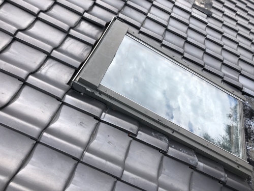 北杜市　銀黒の屋根_b0242734_19500540.jpeg