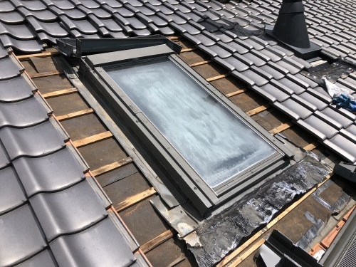北杜市　銀黒の屋根_b0242734_19512091.jpeg