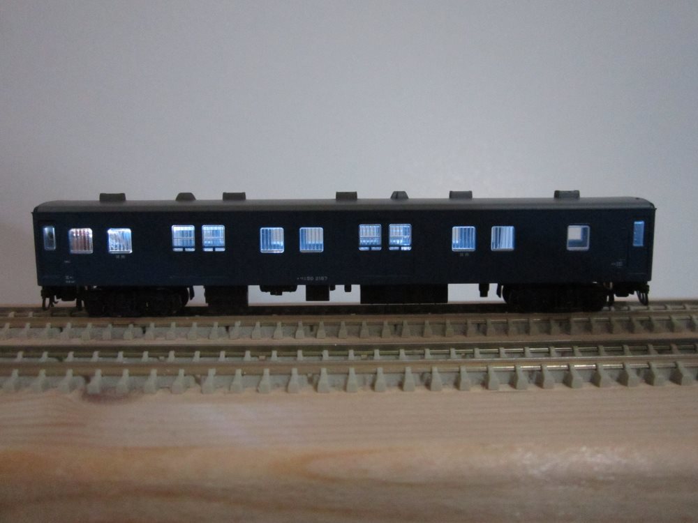 KATO マニ50を両エンドテールライト点灯させよう その2 : 動力車操縦