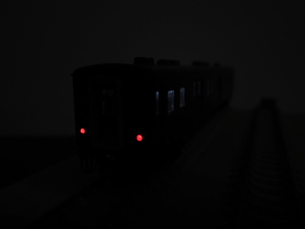 KATO マニ50を両エンドテールライト点灯させよう その2 : 動力車操縦