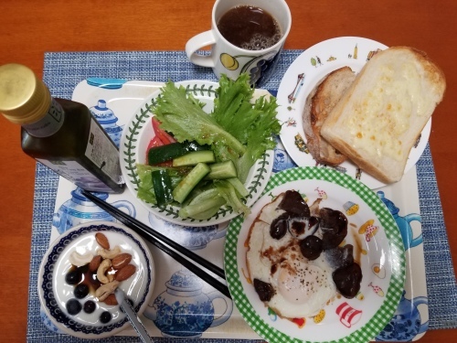 扇風機とサツマイモの入ったすき焼_e0016828_11221223.jpg