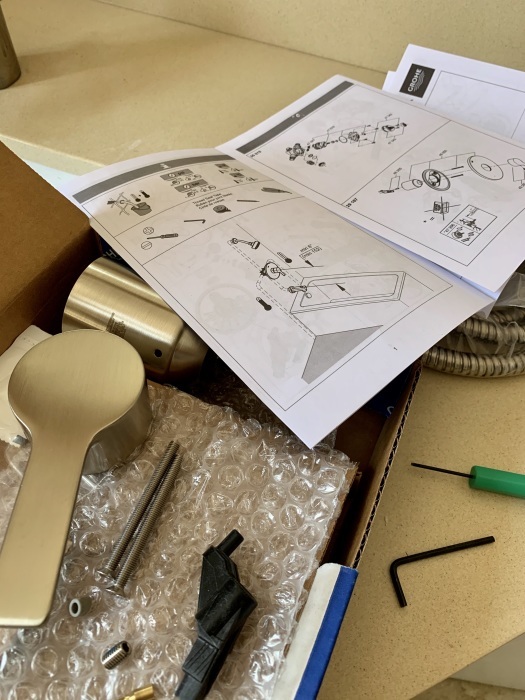 シャワーの修理 ローズ家の台所