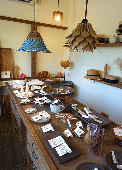 【APARTMENT at miniZ】HANDWORK STILLA/カワムラ帽子店/ナカオランプ_a0017350_15290922.jpg