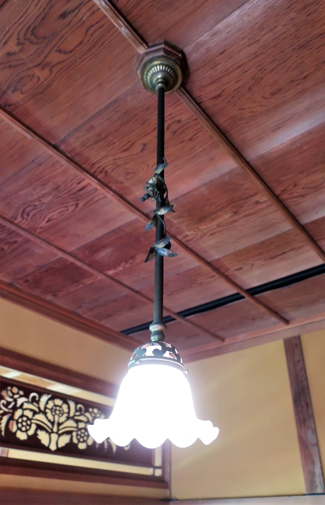 上を向いて歩こう！ ハイカラ文化史ー電気のあかり「電笠の世界