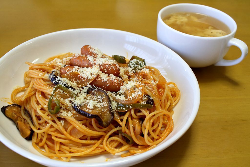 お昼はスパゲッティーナポリタン_e0220163_15420552.jpg