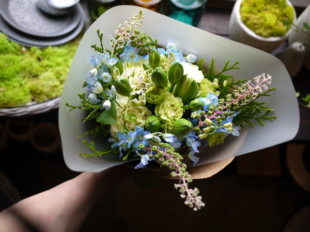初盆に花束 ブルー系 菊は使わず 薔薇は可 08 15 札幌 花屋 Mell Flowers