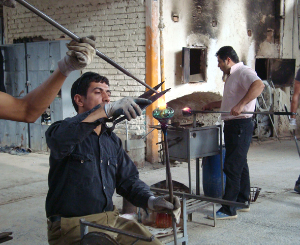 イランの手吹きワイングラス_d0193211_17253036.jpg