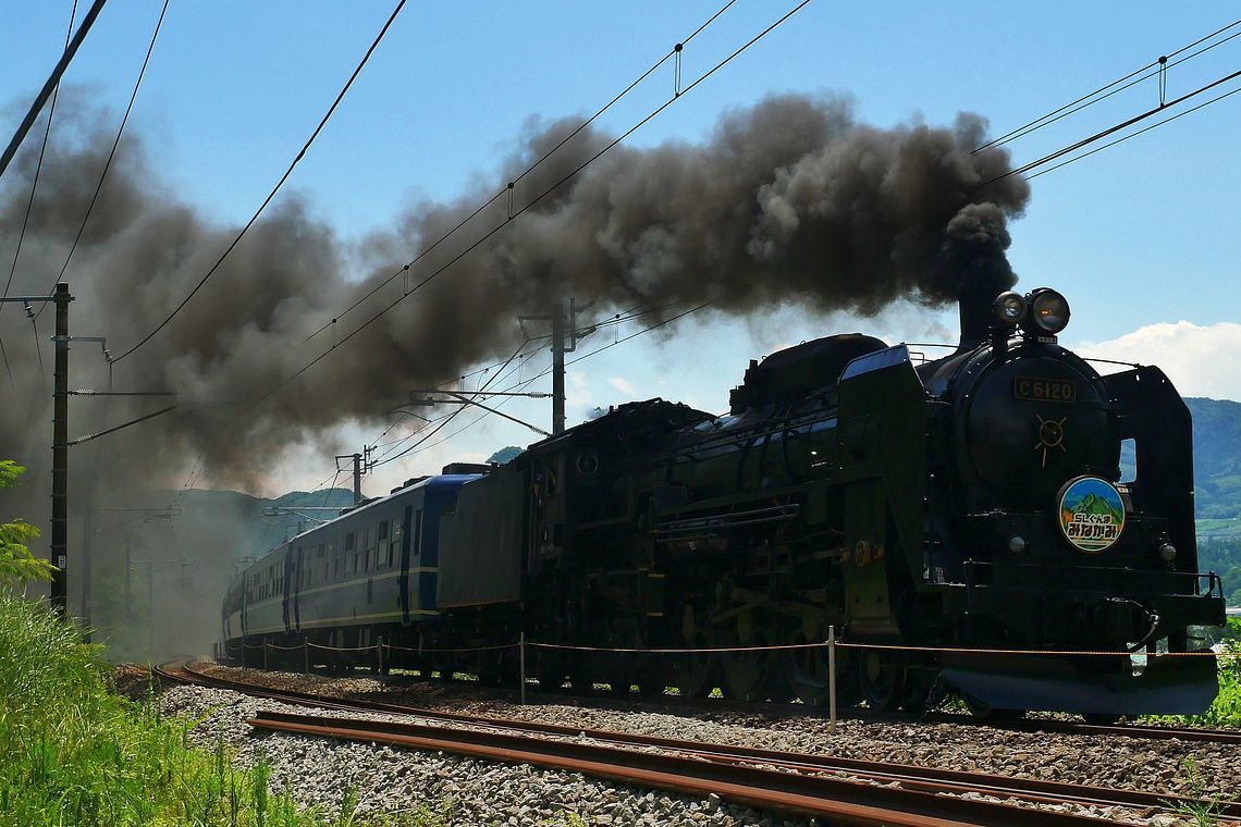 驀進する蒸気機関車！♪・・・SLぐんま「みなかみ号」撮り鉄（２）_a0031821_10474352.jpg
