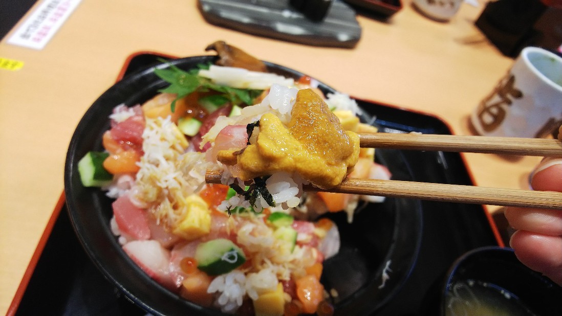 三島市 沼津魚がし鮨 三島店 特上みぞれ丼 豪華でした 白い羽 彡静岡県東部情報発信 Pipipi