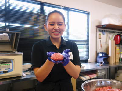 お待たせしました!熊本県産の黒毛和牛を100%のハンバーグステーキ!次回は8月20日(木)に出荷します!_a0254656_19022253.jpg