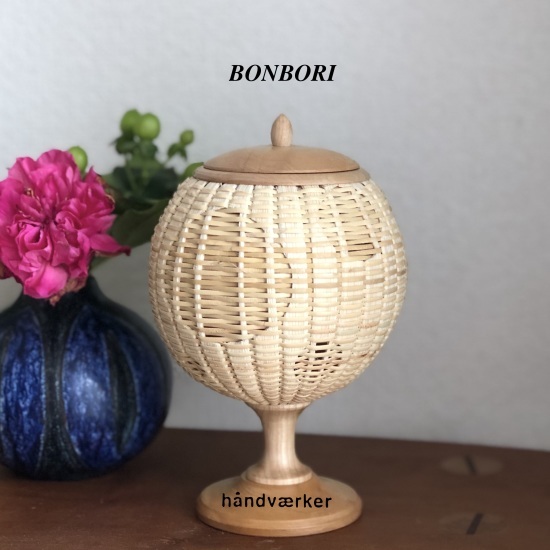 BONBORI灯籠 昼間の姿_f0197215_12161503.jpeg