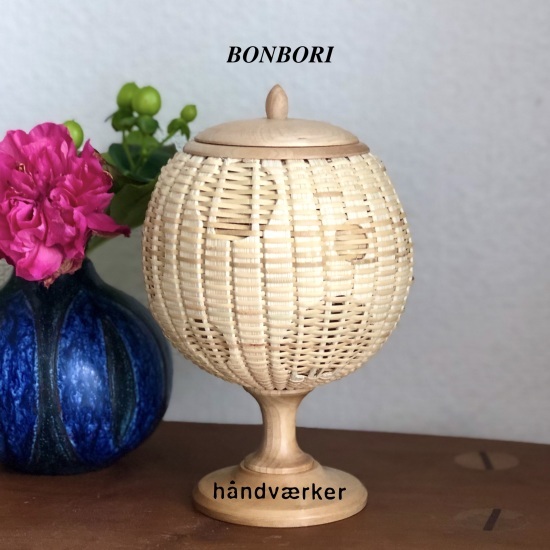 BONBORI灯籠 昼間の姿_f0197215_12161643.jpeg