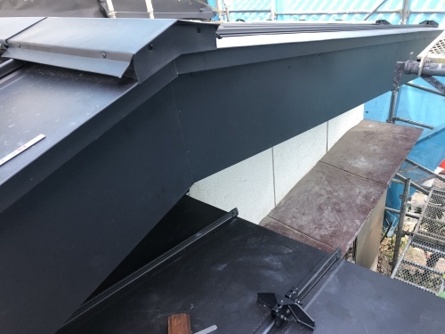 南アルプス市　ブラックの屋根　其の九_b0242734_21324185.jpeg