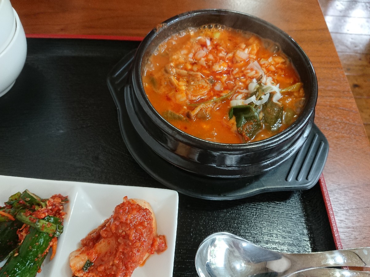 スンドゥブと牛テールスープ Good Day スンドゥブと牛テールスープ Good Day