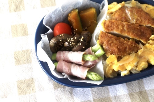 カツ丼弁当_f0220354_16043531.jpeg