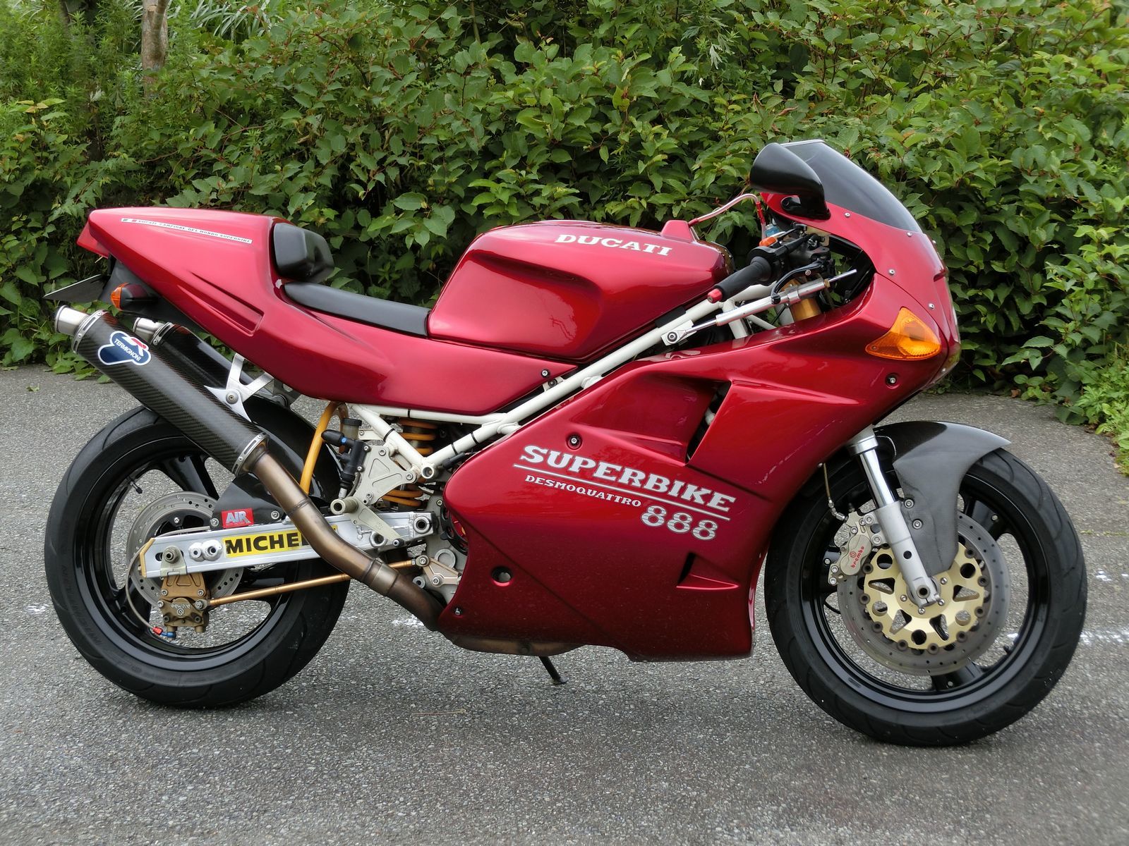 Ducati 888 @ 箱根_f0004270_22160741.jpg