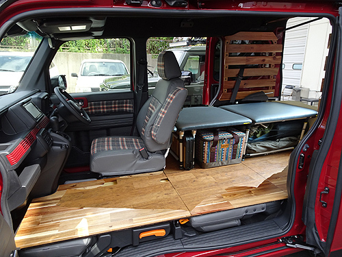 Tiny Van Life 理想的なベッドを求めて アコースティックな風