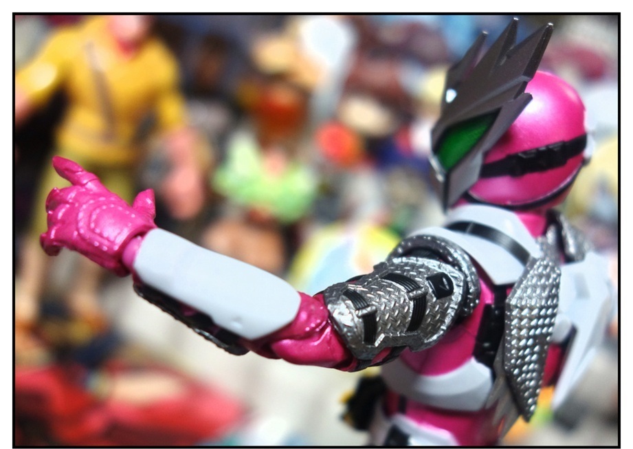 S.H.Figuarts 仮面ライダー迅 フライングファルコンで遊びまくり!!_f0205396_22440352.jpg