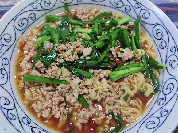 8/19 キリン秋味、宝焼酎焼酎ハイボール赤しそ味、シャウエッセンブリトー、黒毛和牛牛皿、台湾風ラーメン@自宅_b0042308_00080528.jpg