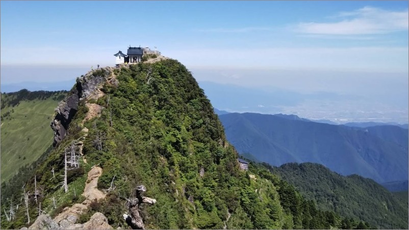 石鎚山 愛媛県久万高原町 Au Bon Gout Journal 石鎚山 愛媛県久万高原町 Au Bon Gout Journal