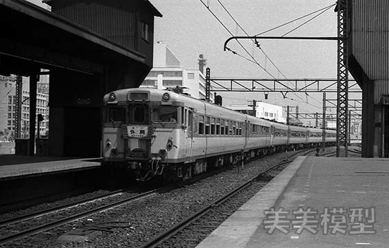 半世紀前のネガシートから 国鉄 千葉駅 ①_d0110009_14395736.jpg