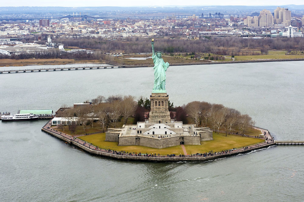 ラブライエ「自由からの便り・・・」 Statue de la Liberté_b0408720_10135321.jpg