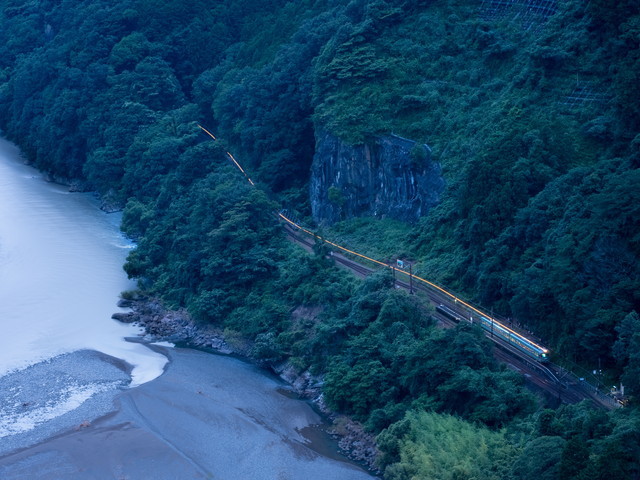 オタクは二度刺す 鉄道撮影メモ用