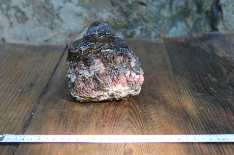 古平産の石１ 菱マンガン鉱(ロードクロサイト) : 四季のうつろい