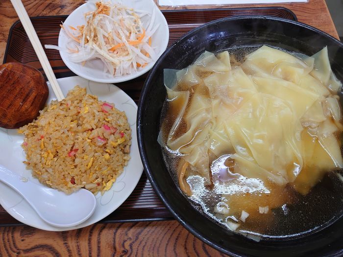煙突がきれいな美味しい街中華　赤城屋さん　板橋_f0050534_13584157.jpg