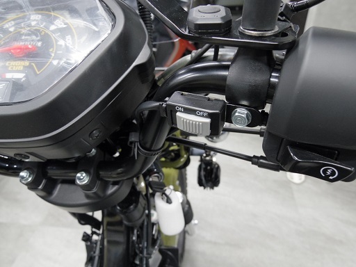 クロスカブにフォグランプ バイクの横輪
