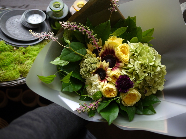 ご両親の金婚式に花束 黄色系で明るい感じ 08 22 札幌 花屋 Mell Flowers
