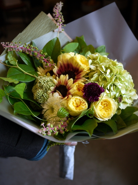 ご両親の金婚式に花束 黄色系で明るい感じ 08 22 札幌 花屋 Mell Flowers