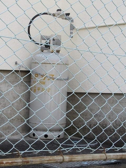 まさに「軒下在庫」 災害に備え駿河台三丁目自主防災会でガス発電機を購入_f0141310_07535653.jpg