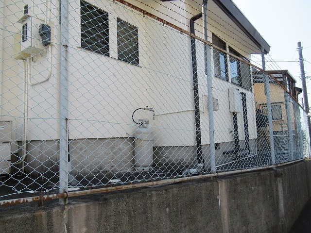 まさに「軒下在庫」 災害に備え駿河台三丁目自主防災会でガス発電機を購入_f0141310_07541373.jpg