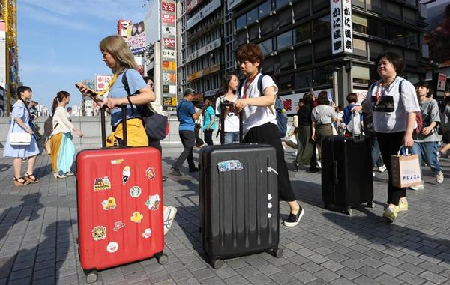 中国のGDPを報道しないマスコミ - 観光収支の彼我とインバウンド経済の破産_c0315619_14014385.png