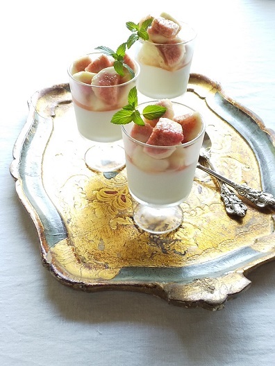 無花果のふるふる杏仁豆腐 かごねこにゃ キッチンで猫と 無花果のふるふる杏仁豆腐 かごねこにゃ キッチンで猫と