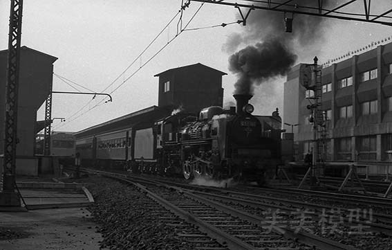 半世紀前のネガシートから 国鉄 千葉駅 ④_d0110009_10322912.jpg