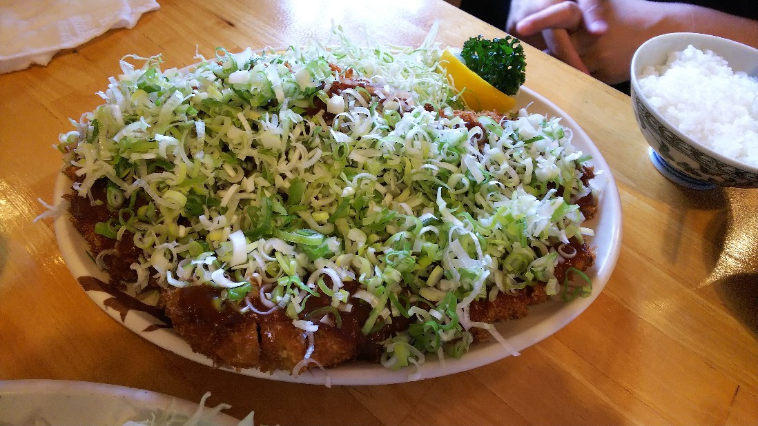 沼津市 とんかつ 弥次喜多 大諏訪店 やじきた わらじとんかつ デカ盛りや 白い羽 彡静岡県東部情報発信 Pipipi