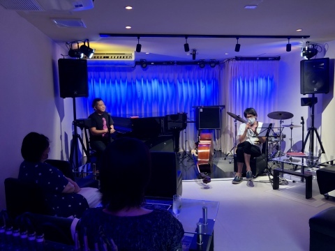 広島 Jazzlive Comin ジャズライブカミン 9月の演目スケジュール_b0115606_09423555.jpeg