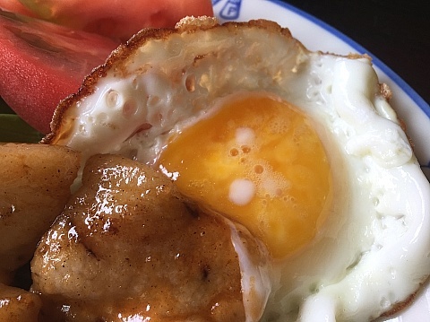 ポーク焼肉と目玉焼きとワンダーランド_b0091423_22581418.jpg